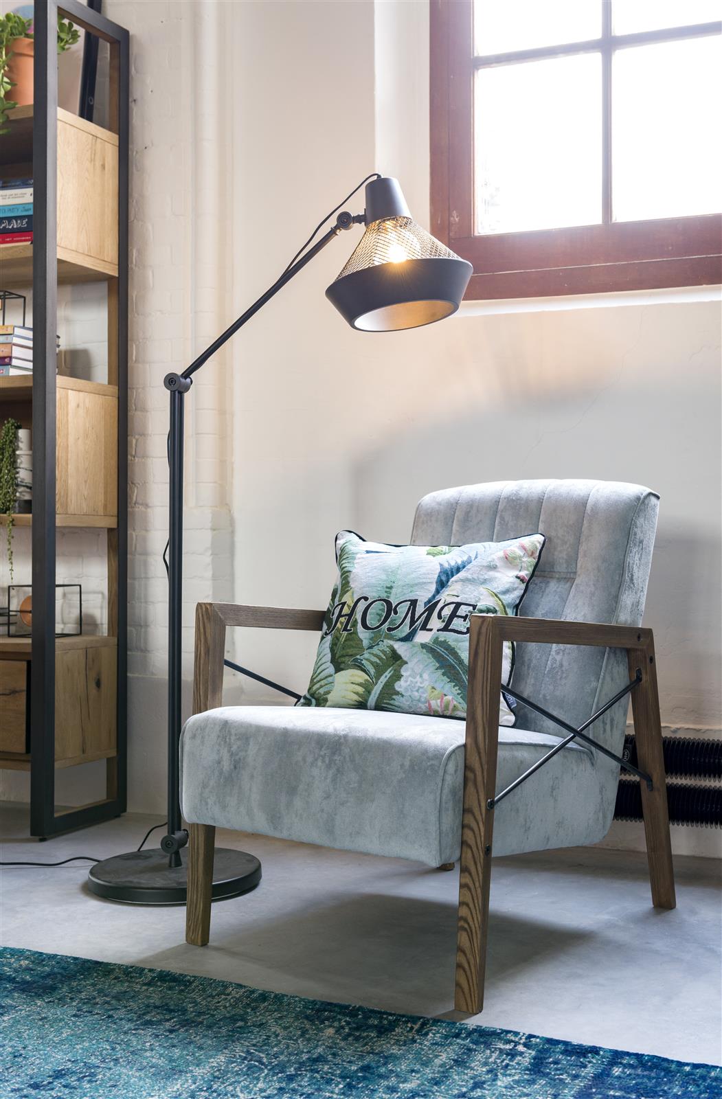 Henders & hazel Fauteuil NORTHON met houten arm - Mint Groen Henders & hazel Fauteuil NORTHON met houten arm - Mint Groen